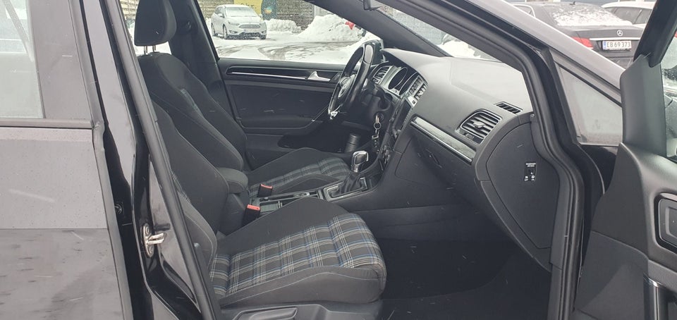 VW Golf VII 1,4 GTE DSG 5d