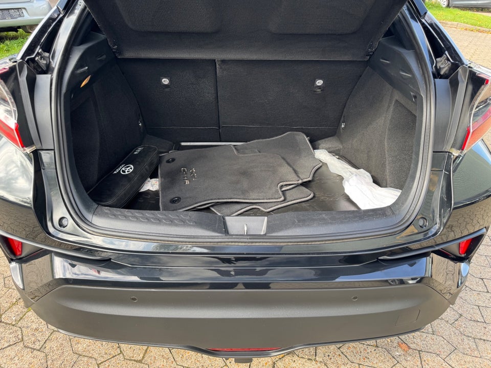 Toyota C-HR 1,8 Hybrid C-ULT CVT 5d