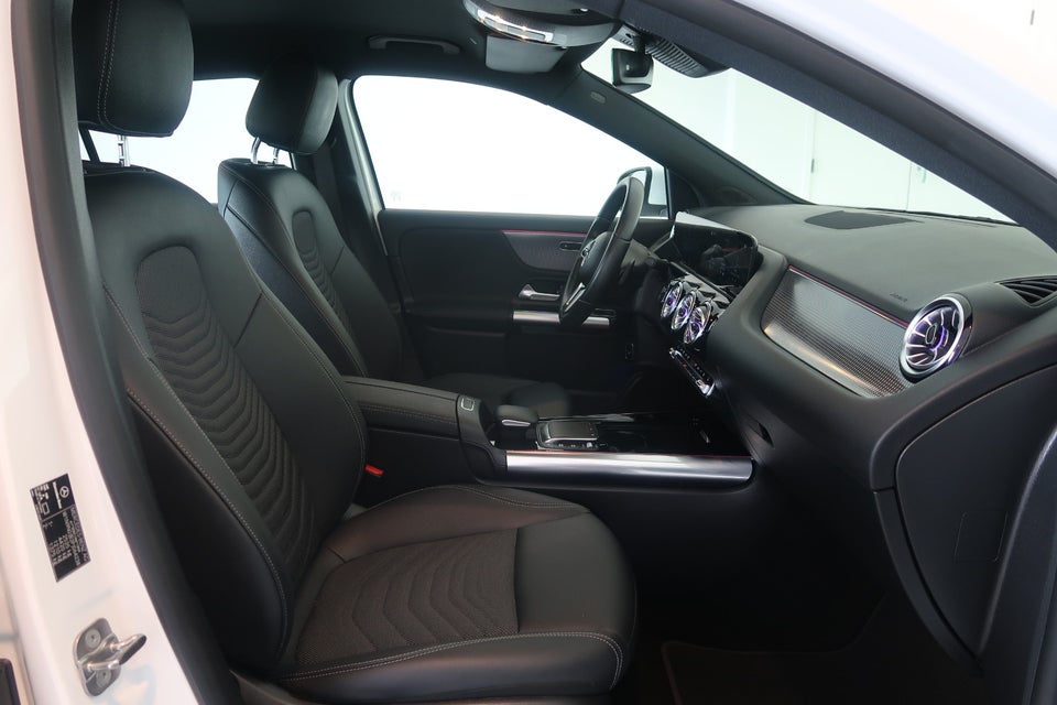 Mercedes EQA300 Progressive 4Matic 5d