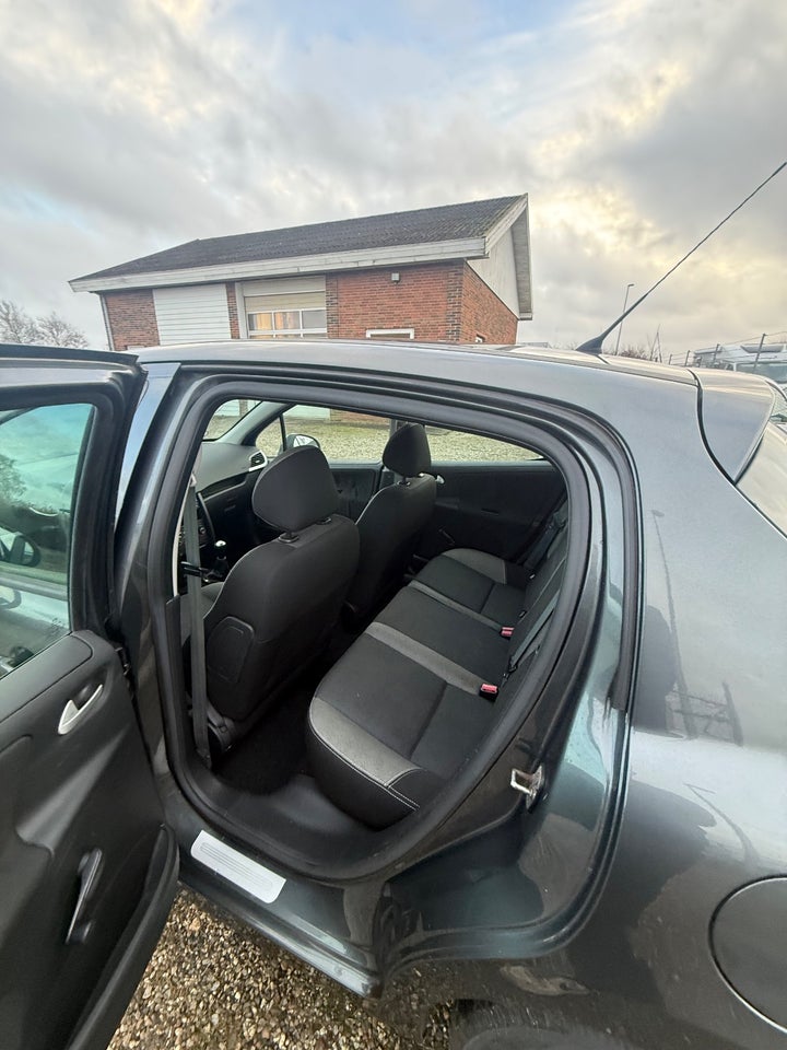 Peugeot 207 1,6 HDi 90 Comfort+ 5d