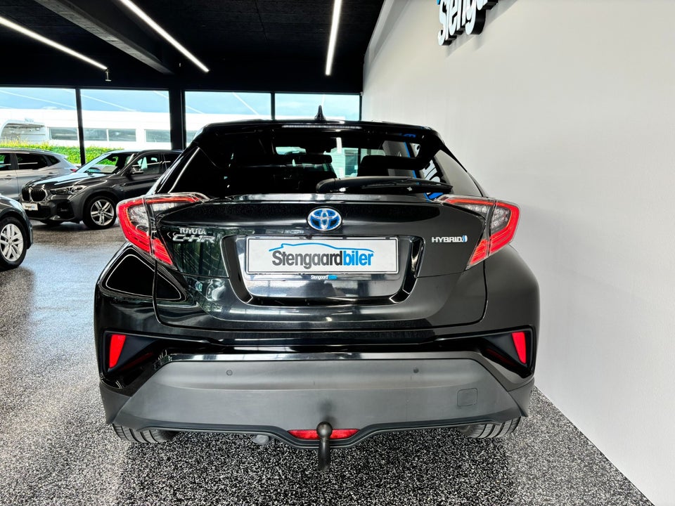 Toyota C-HR 1,8 Hybrid Premium Selected CVT 5d