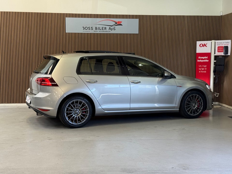 VW Golf VII 2,0 GTi Performance DSG BMT 3d