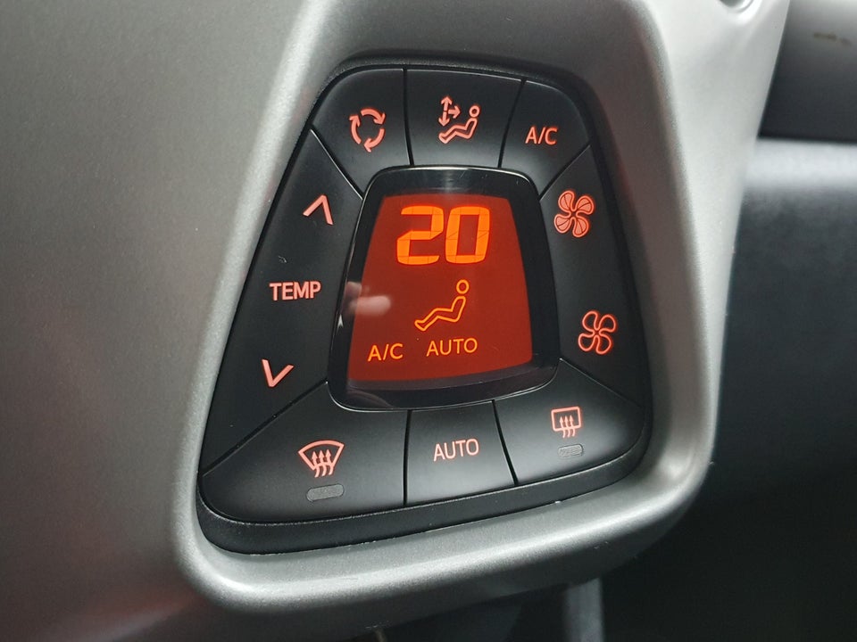 Citroën C1 1,2 PureTech Shine 5d