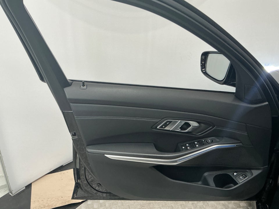 BMW 330e 2,0 Touring Sport Line aut. 5d