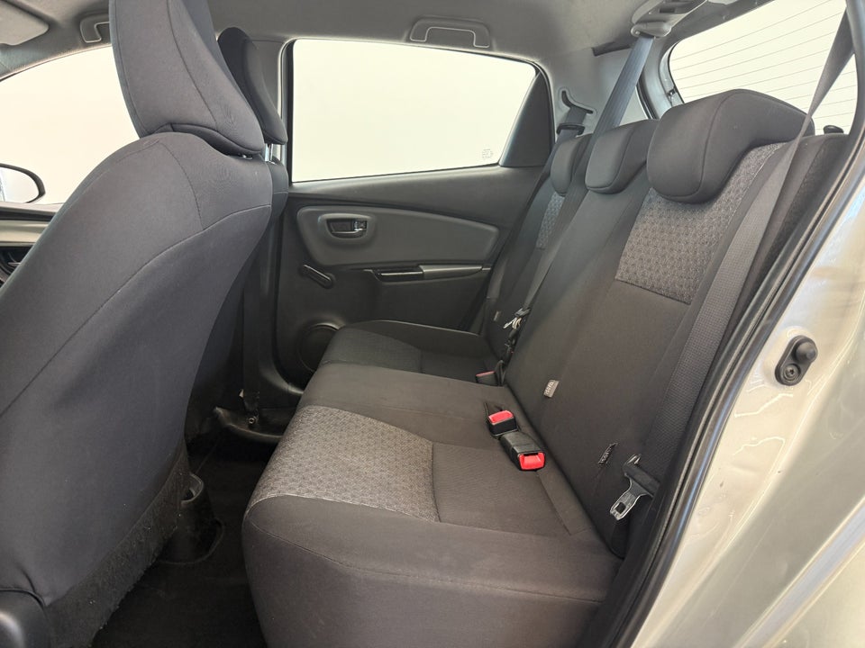 Toyota Yaris 1,0 VVT-i T1 5d
