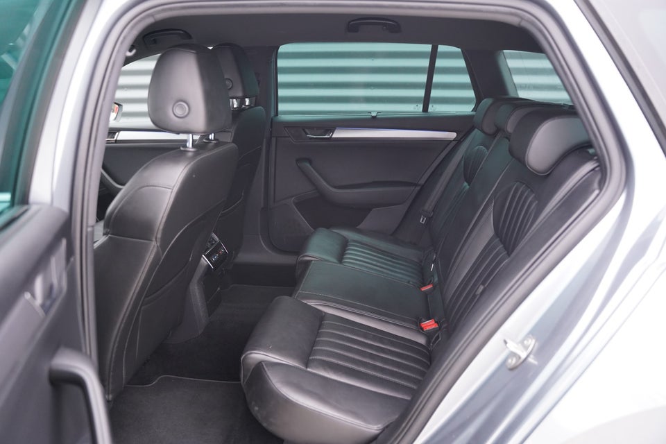 Skoda Superb 2,0 TDi 190 Style Combi DSG 4x4 5d