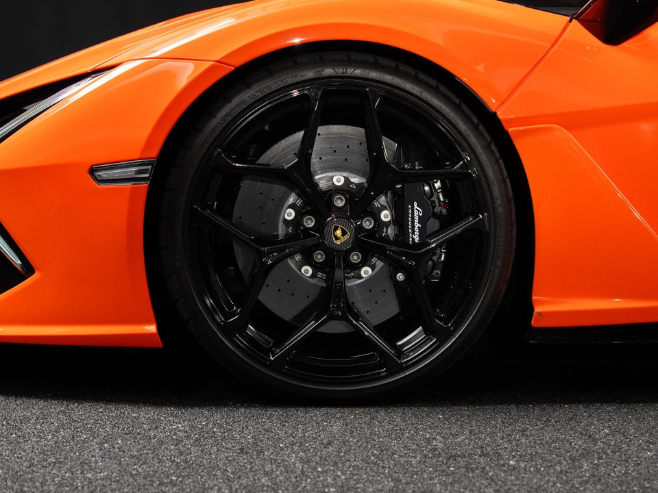 Lamborghini Revuelto 6,5 2d