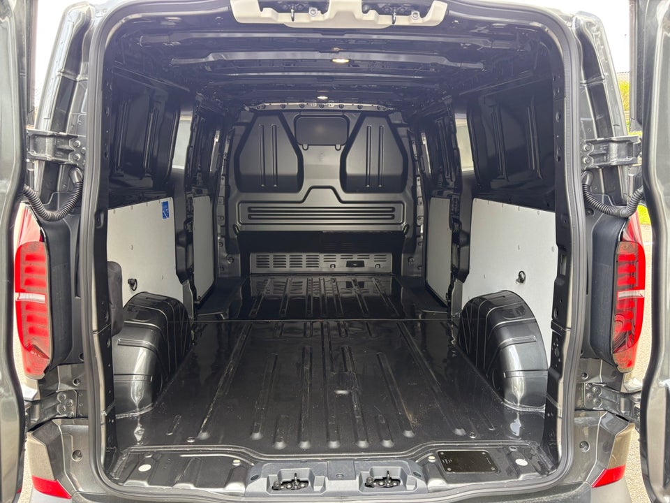 VW Transporter 2,0 TDi 150 Comfort Kassevogn LWB
