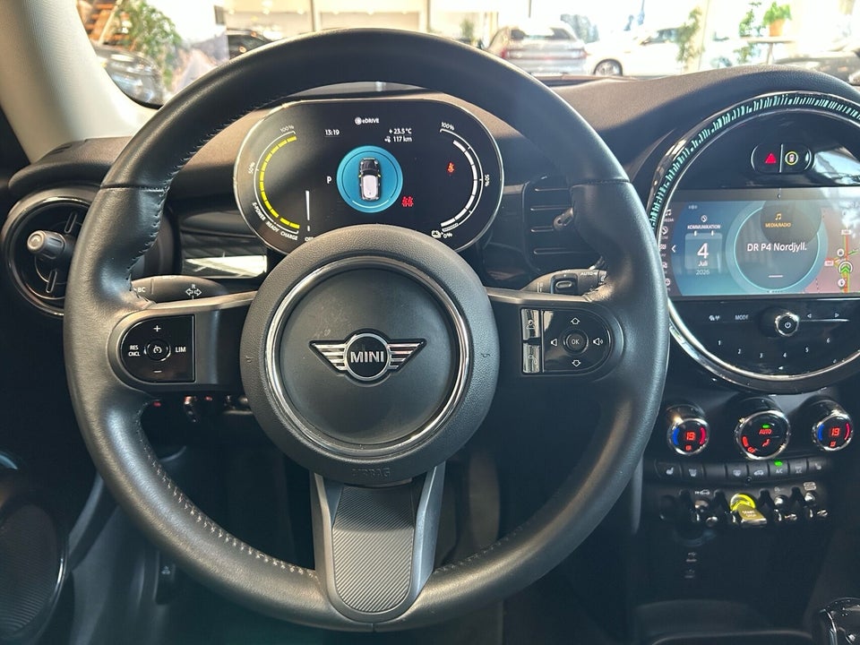 MINI Cooper SE Essential 3d