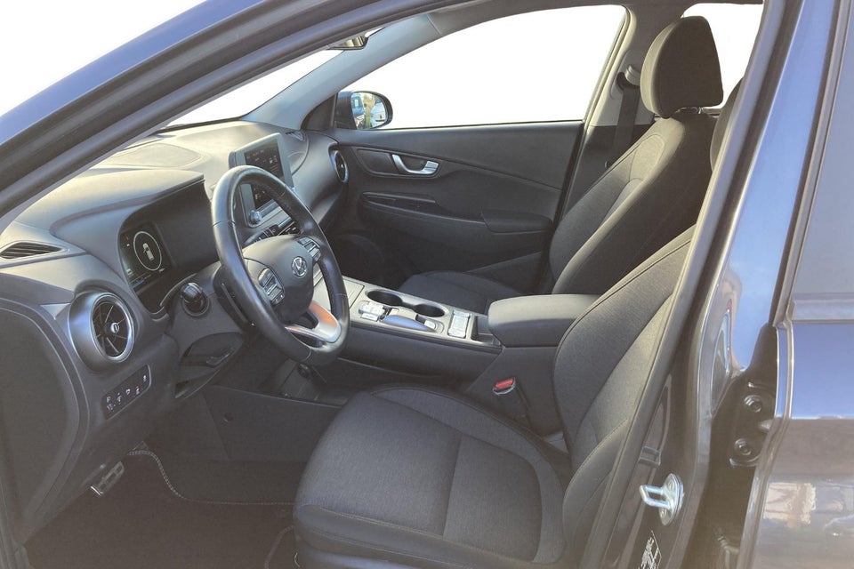 Hyundai Kona 64 EV Essential 5d