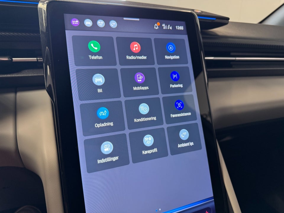 Ford Explorer 82 Premium Extended Range 5d