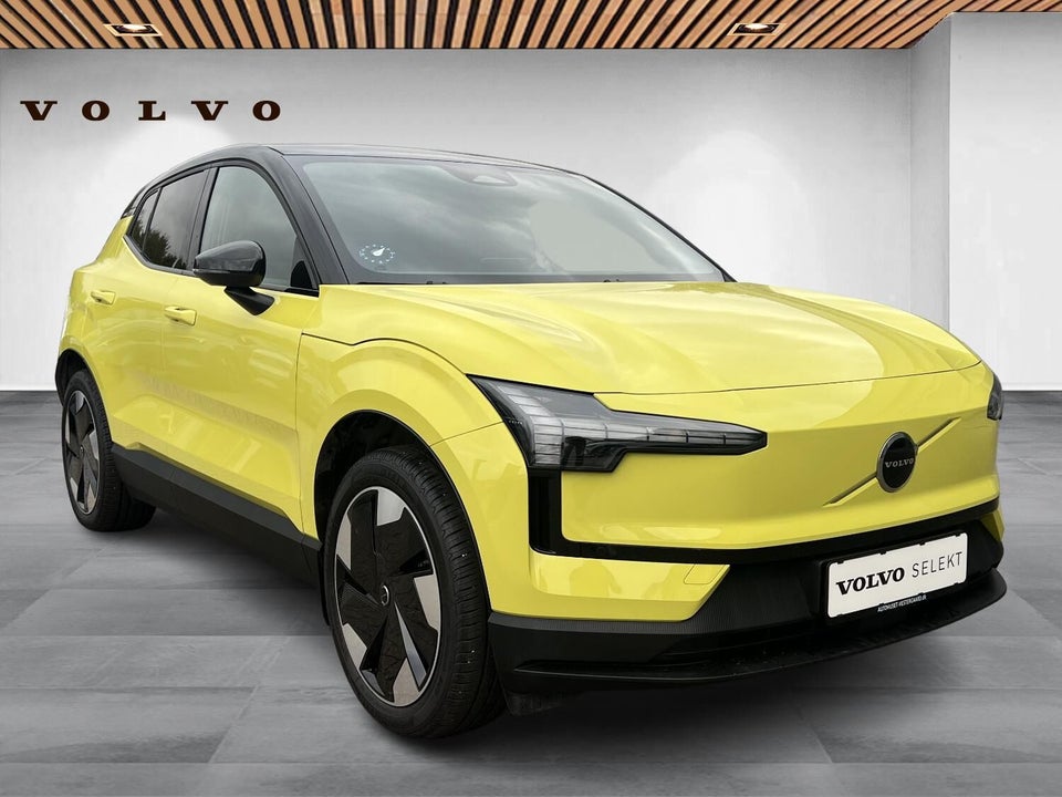 Volvo EX30 Extended Range Plus 5d