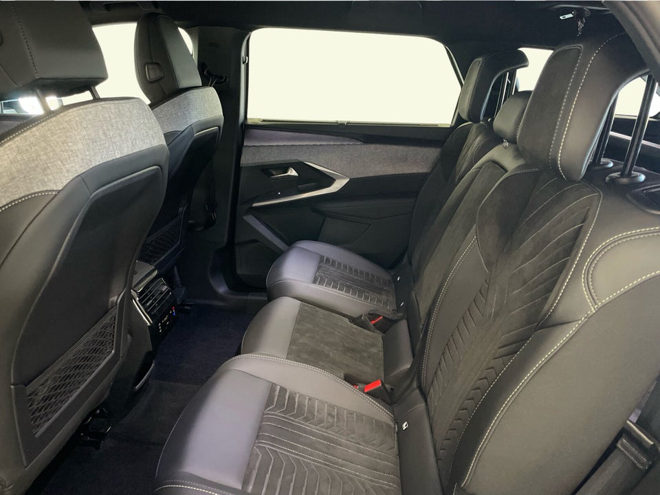 Peugeot e-5008 77 GT Pack 7prs 5d