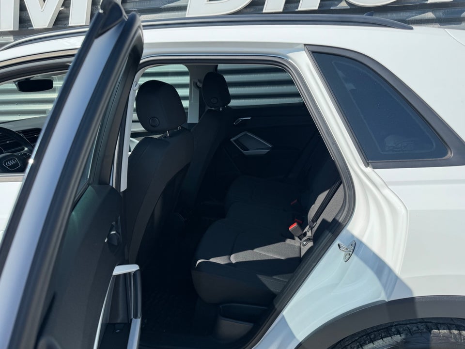 Audi Q3 45 TFSi e Attitude plus S-tr. 5d