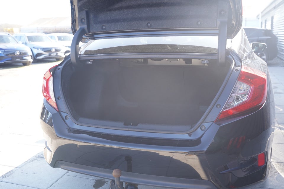 Honda Civic 1,5 VTEC Turbo Executive CVT 4d