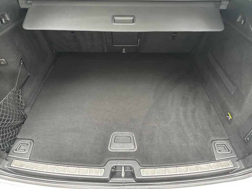 Volvo XC60 2,0 D5 235 R-Design aut. AWD 5d