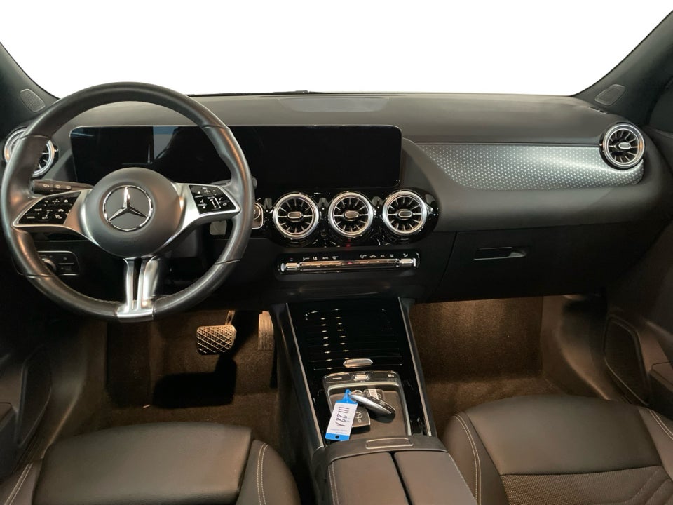 Mercedes EQA300 Progressive 4Matic 5d