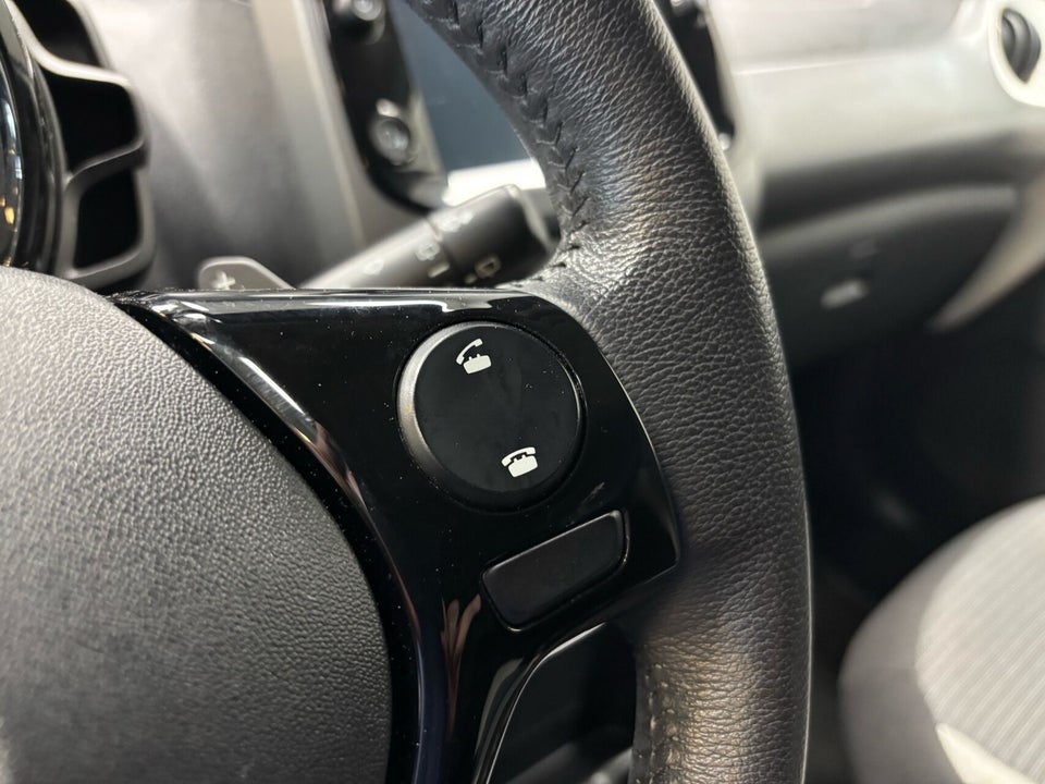 Toyota Aygo 1,0 VVT-i x-press x-shift 5d
