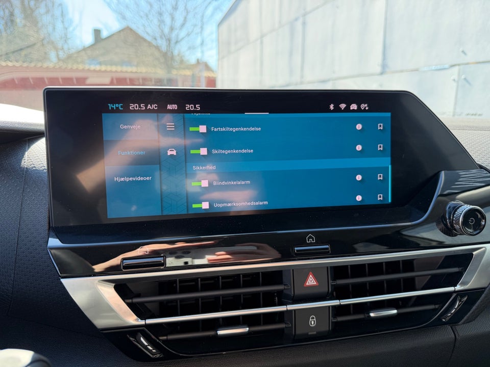 Citroën ë-C4 X 50 Shine 4d