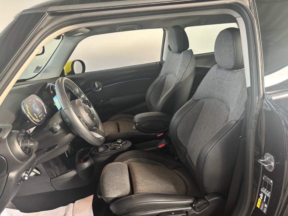 MINI Cooper SE Camden Edition 3d