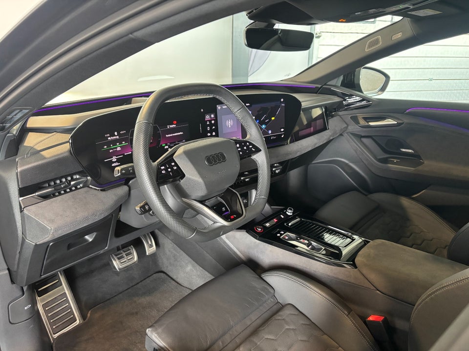 Audi S6 e-tron Avant quattro 5d
