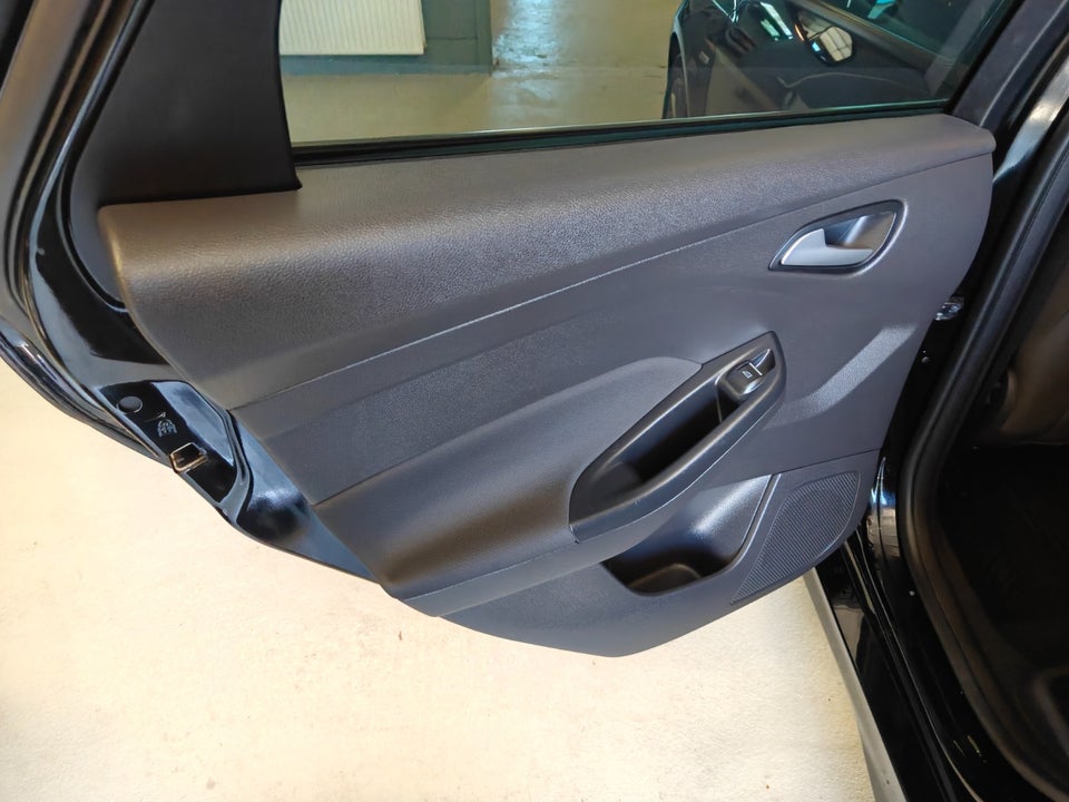 Ford Focus 1,0 SCTi 125 Titanium stc. 5d