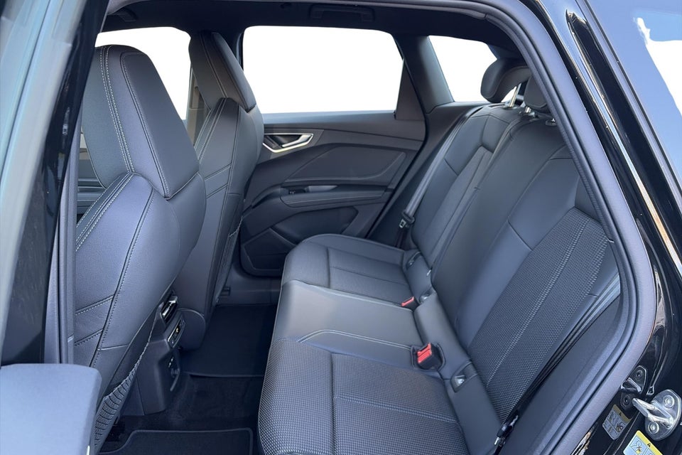 Audi Q4 e-tron performance 5d