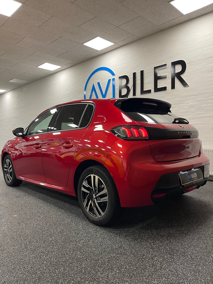 Peugeot 208 1,2 PureTech 100 Allure Sky 5d