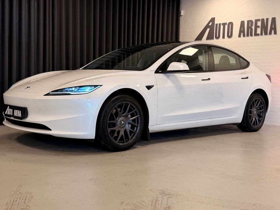 Tesla Model 3 RWD 4d