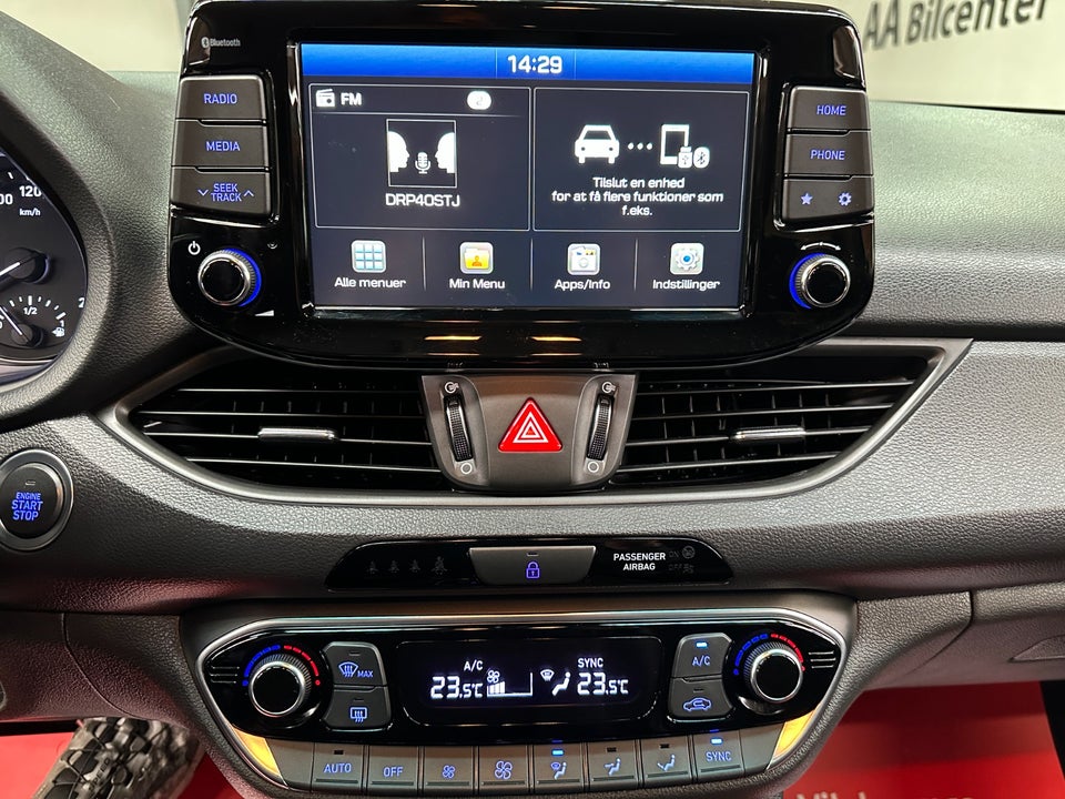 Hyundai i30 1,6 CRDi 136 Premium stc. DCT 5d