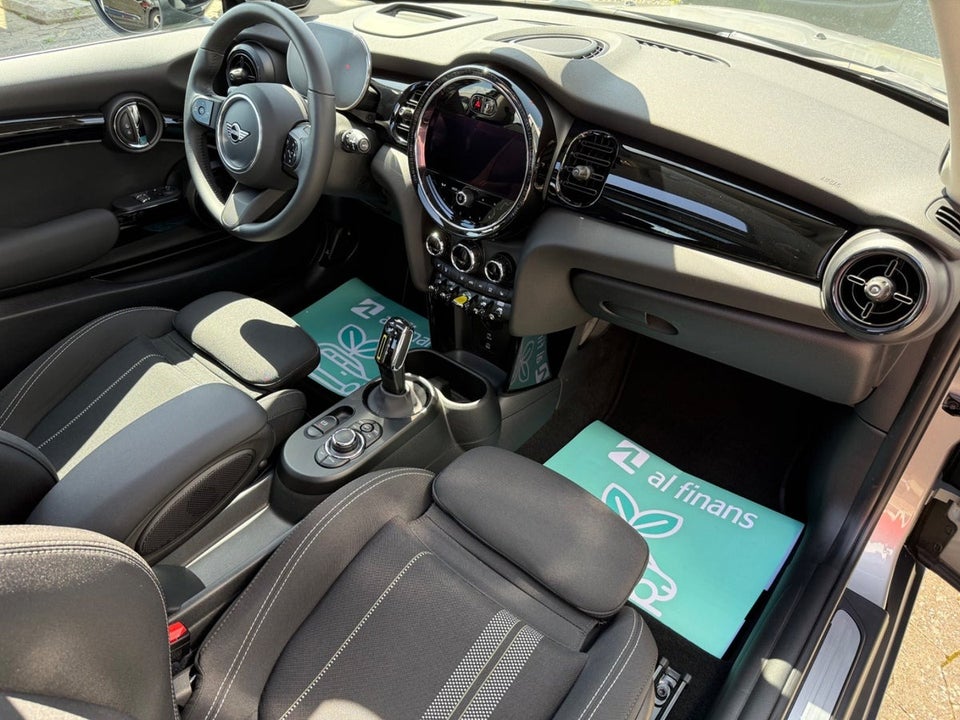 MINI Cooper SE Classic Trim 3d