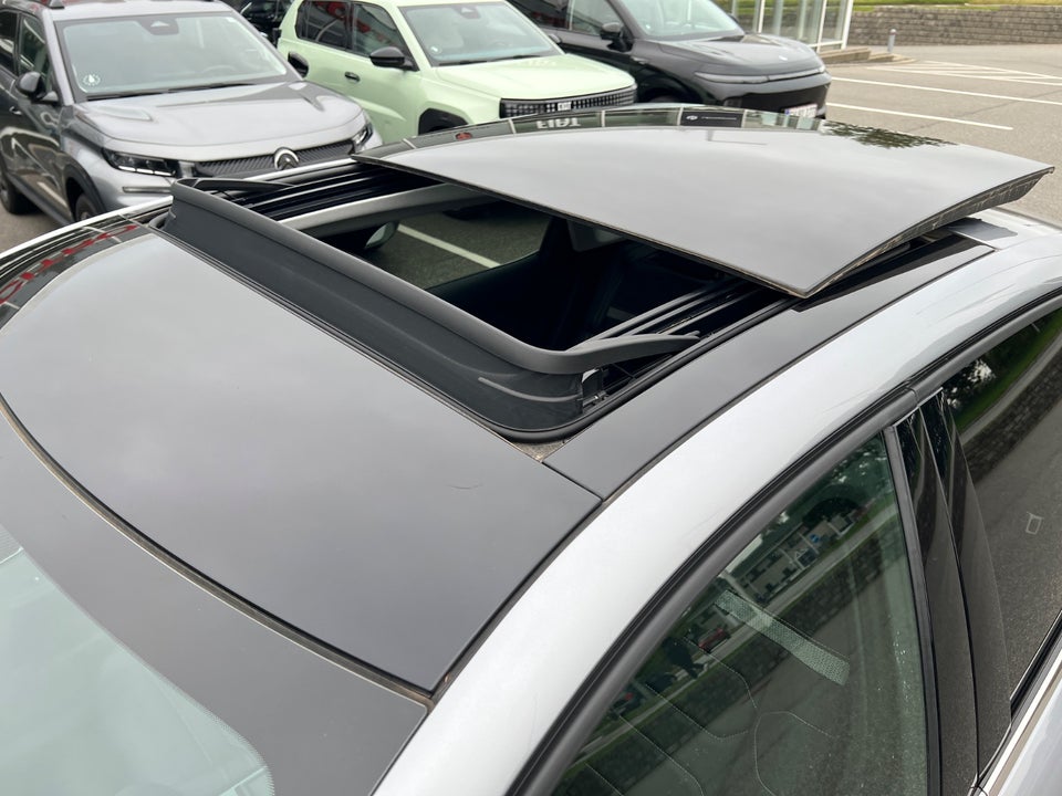 Citroën ë-C4 X 50 Shine 4d