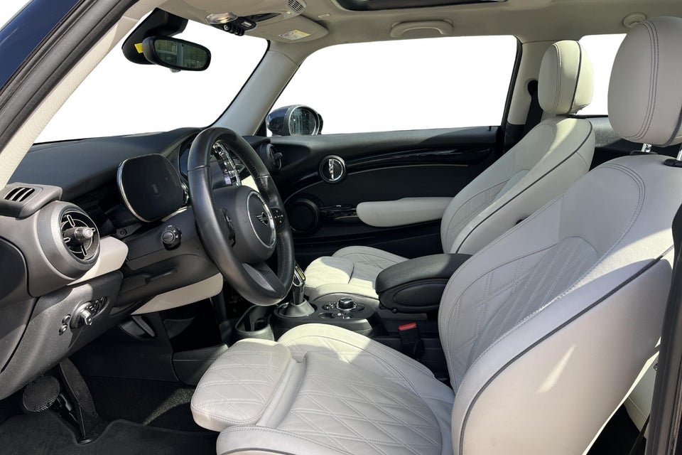 MINI Cooper SE Classic Trim 3d