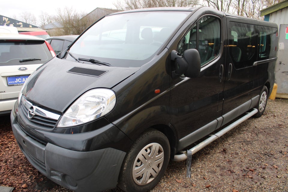 Opel Vivaro 2,5 CDTi 146 L2H1 Combi 4d