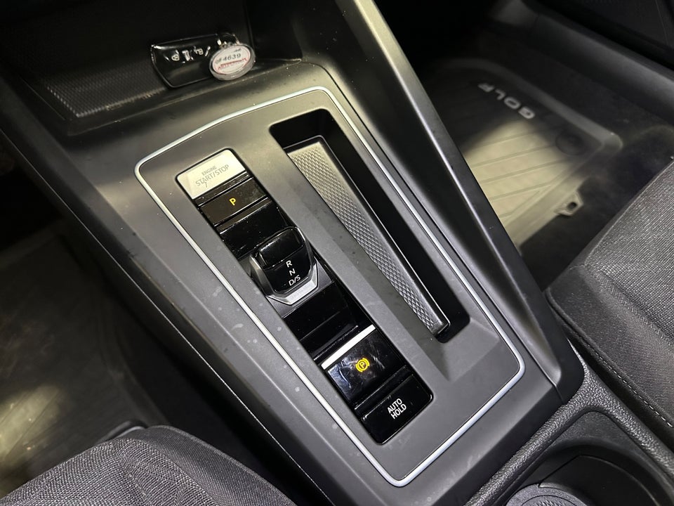 VW Golf VIII 2,0 TDi 115 Life Variant DSG Van 5d