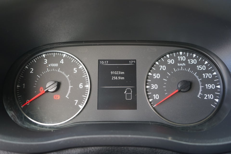 Nissan NV400 2,3 dCi 145 L3H2 Kassevogn RWD