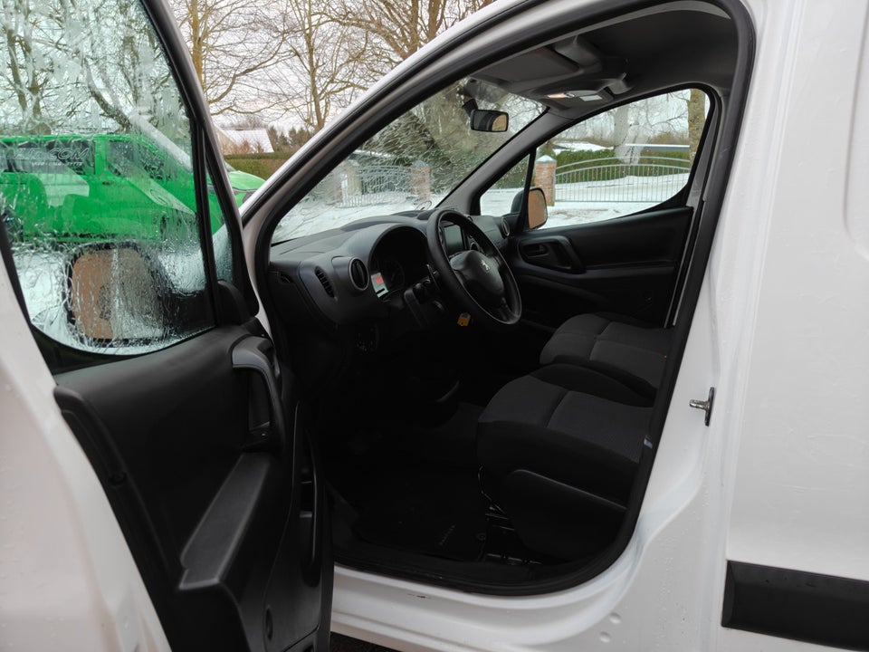 Peugeot Partner 1,6 BlueHDi 100 L1 ESG Flex Van 5d