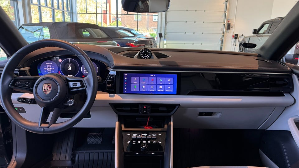 Porsche Macan 4 5d