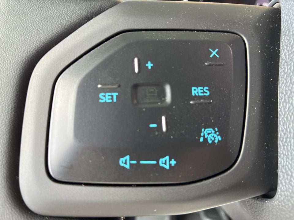 Ford Explorer 77 Premium Extended Range 5d