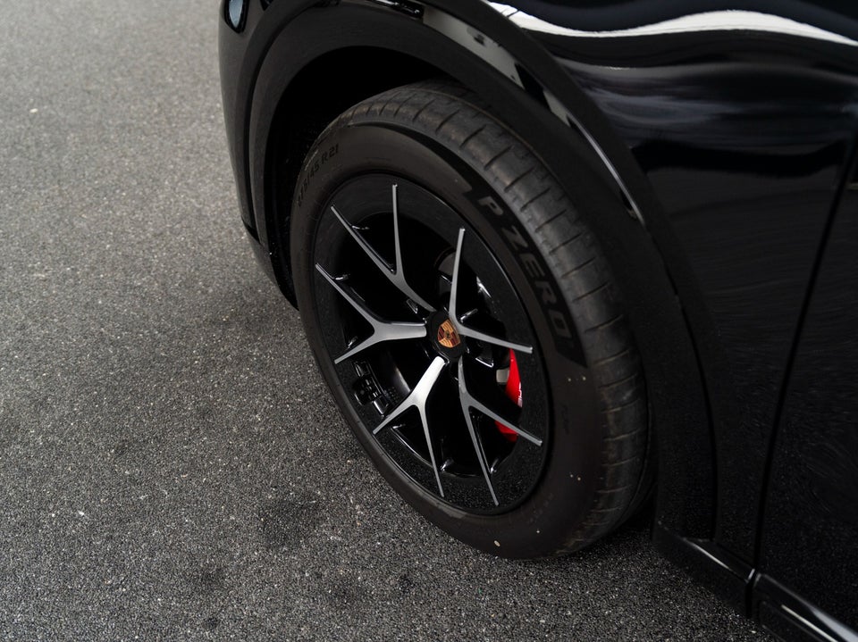 Porsche Cayenne S Electric Coupé 5d