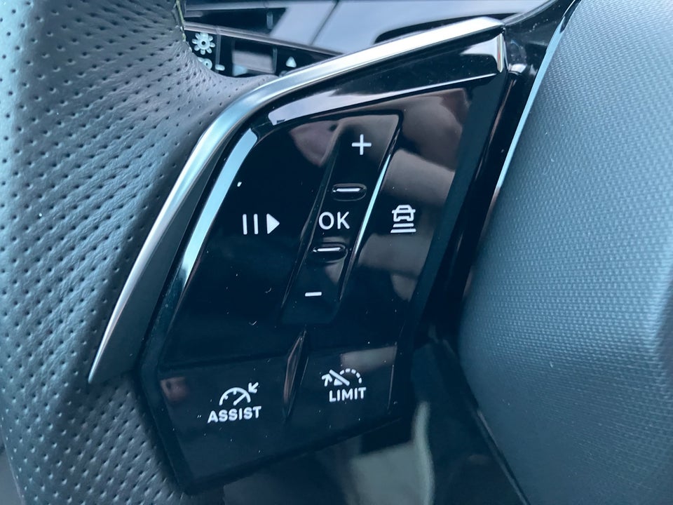 Peugeot e-5008 77 GT 7prs 5d