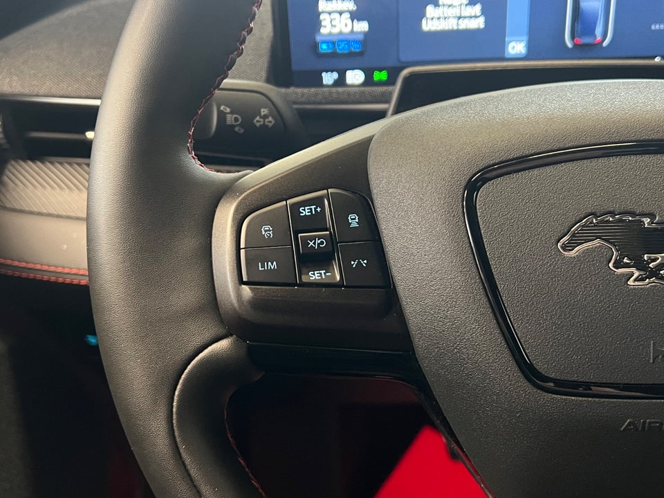 Ford Mustang Mach-E 73 Premium Standard Range AWD 5d