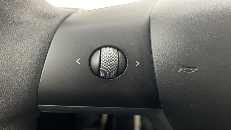 Tesla Model Y Long Range AWD 5d