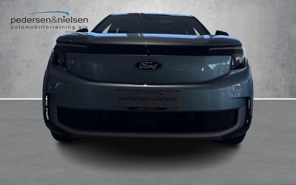 Ford Explorer 77 Premium Extended Range 5d