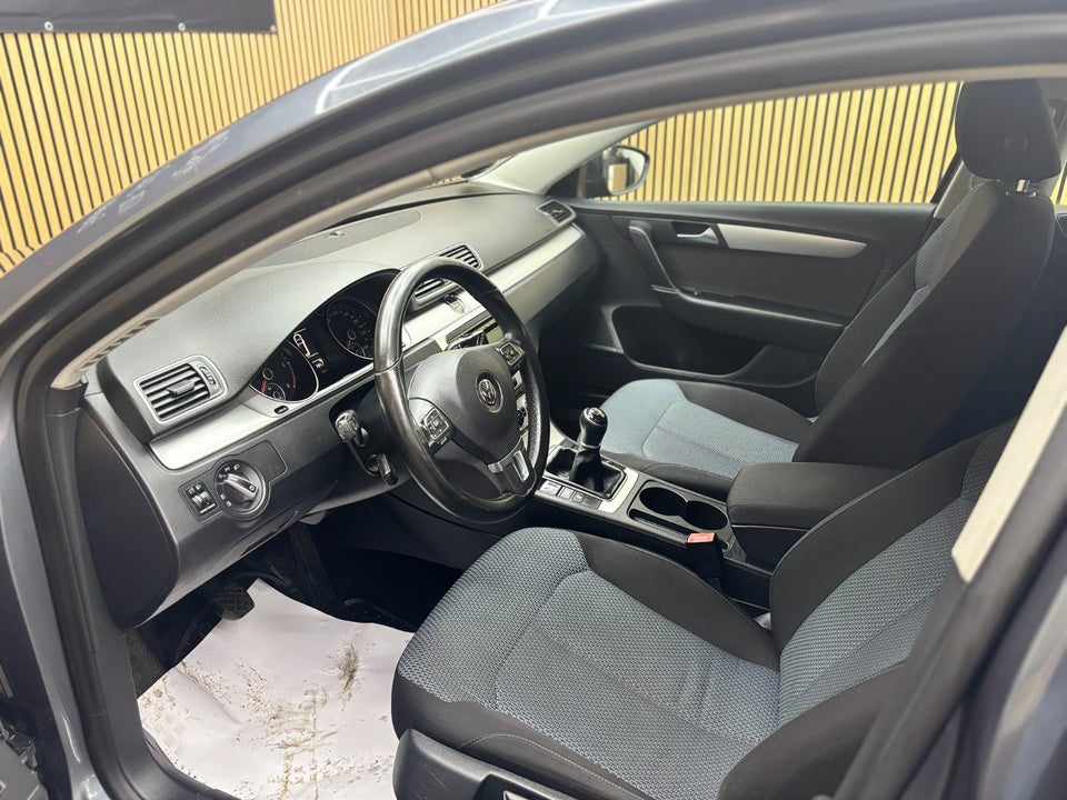 VW Passat 1,6 TDi 105 Comfortline BMT 4d
