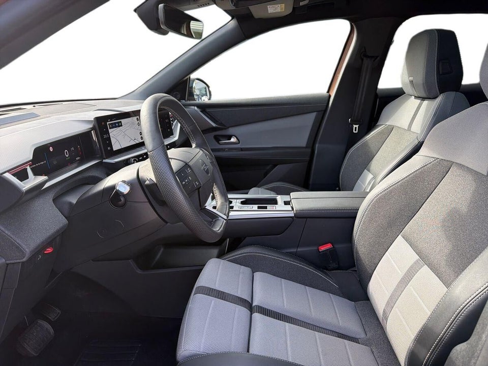 Opel Grandland-e 73 GS Sky 5d