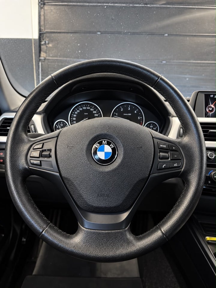 BMW 320d 2,0 Touring aut. 5d