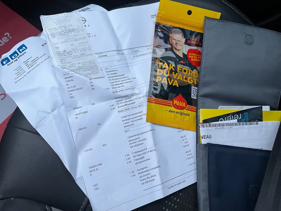 Peugeot 2008 1,2 e-THP 110 Allure 5d