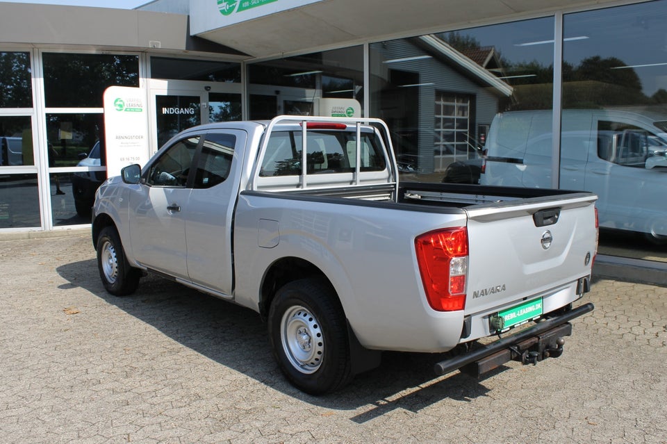 Nissan Navara 2,3 dCi 160 King Cab Visia 2d