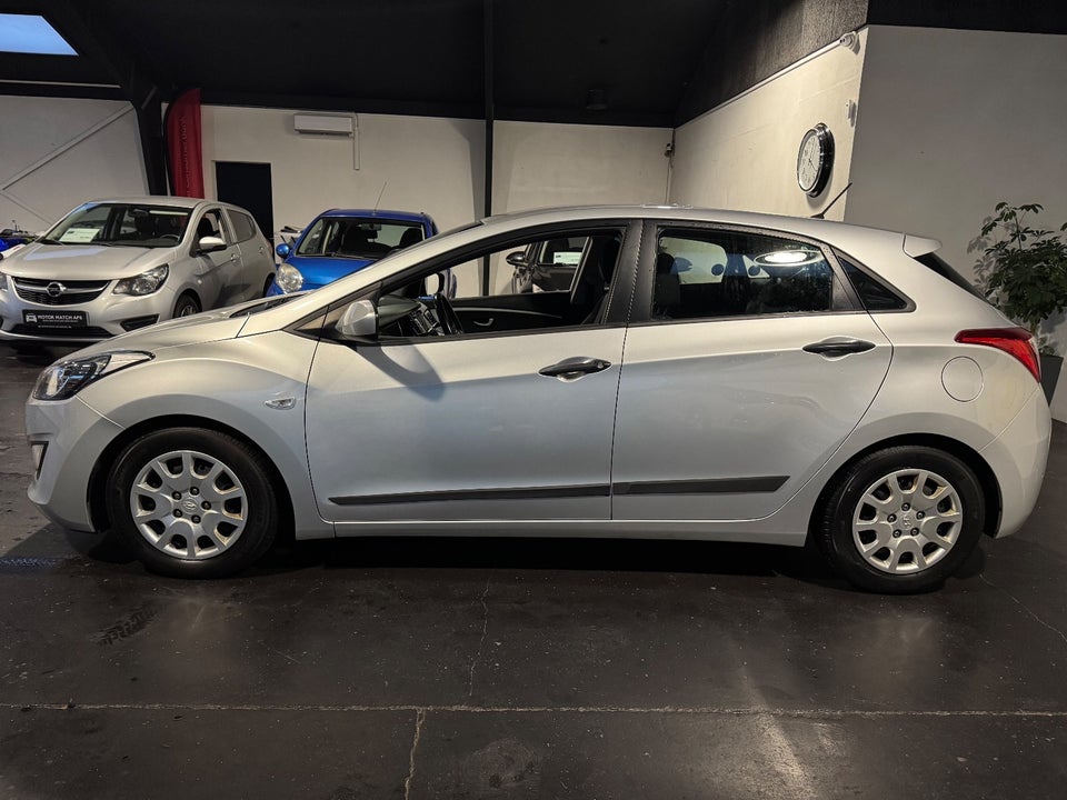 Hyundai i30 1,6 CRDi 110 Comfort Eco 5d